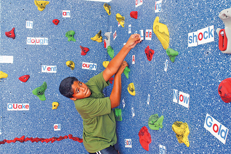 Magna Traverse Climbing Wall 20' Package
